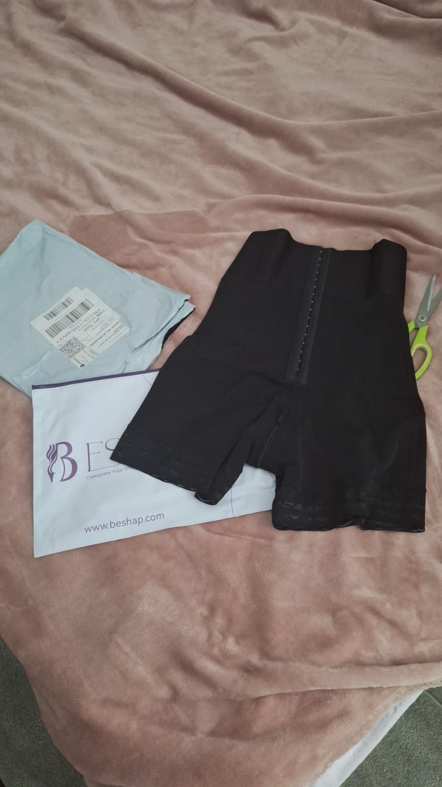 💎 SlimCurve™ – La gaine confortable qui affine sans contrainte